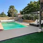 Avec Piscine Chauffee, Et Paillote Ideale Pour 12 Pers Proche De La * Lussant