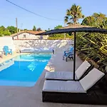 Avec Piscine Chauffee, Et Paillote Ideale Pour 12 Pers Proche De La *